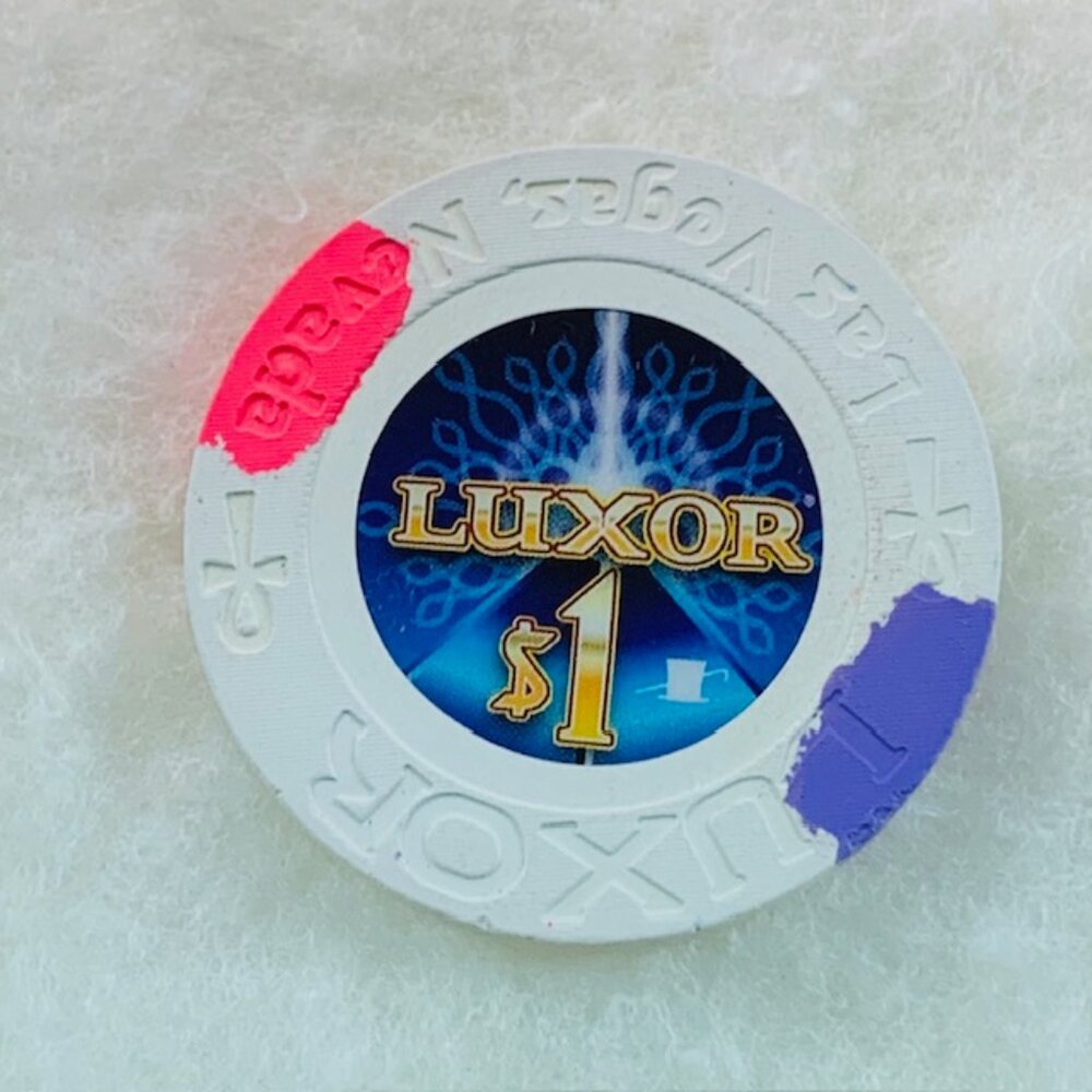 The Luxor Casino Chip Las Vegas $1 Lucky Gift Charm Coin Card Protector Gamble